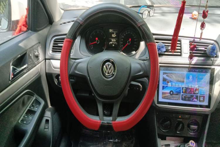 Used Volkswagen Lavida 2015 1.6L Manual Fashion Edition Steering Wheel