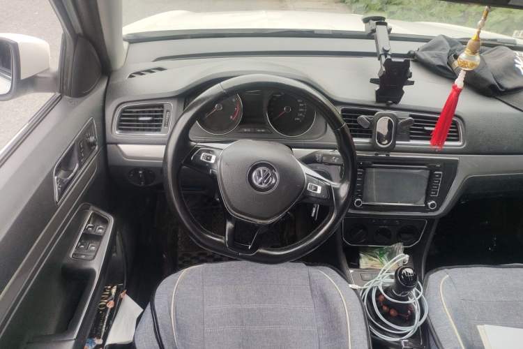 Used Volkswagen Lavida 2015 1.6L Manual Comfort Edition Steering Wheel