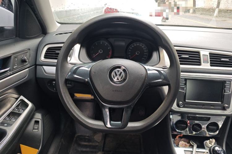 Used Volkswagen Lavida 2015 1.6L Manual Fashion Edition Steering Wheel