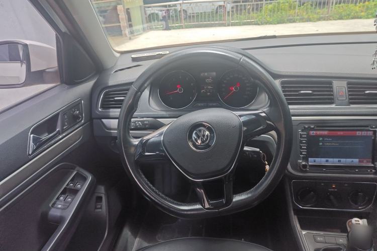 Used Volkswagen Lavida 2015 1.6L Manual Comfort Edition Steering Wheel