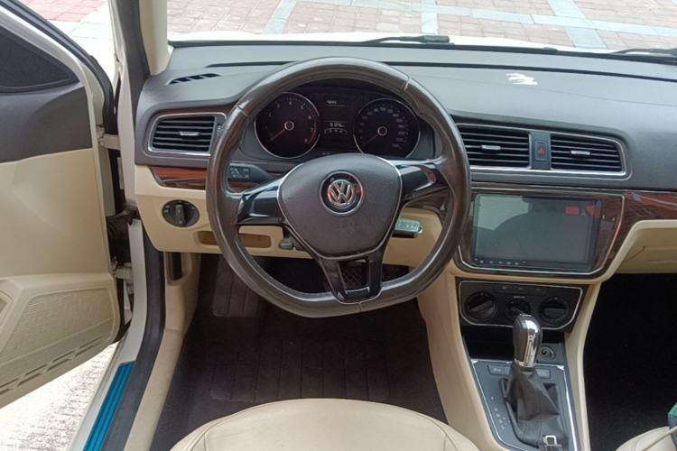 Used Volkswagen Lavida 2015 230TSI DSG Comfort Edition Steering Wheel