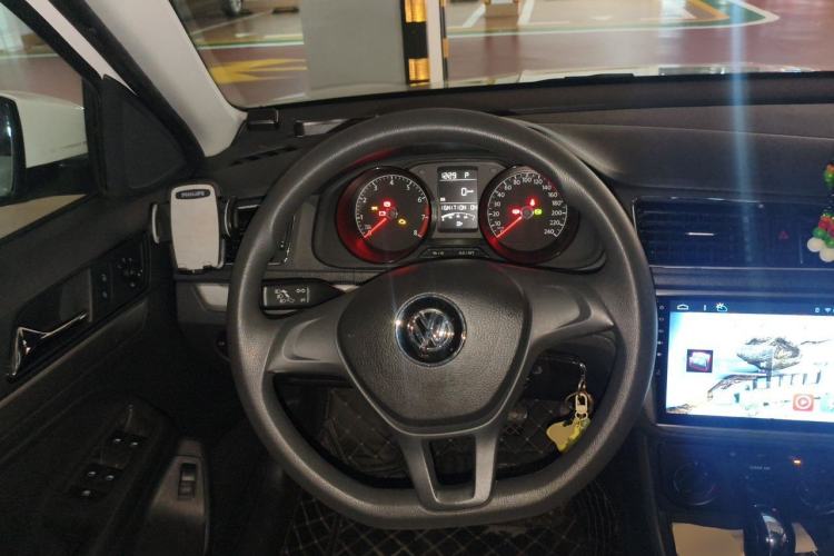 Used Volkswagen Lavida 2015 1.6L Automatic Fashion Edition Steering Wheel