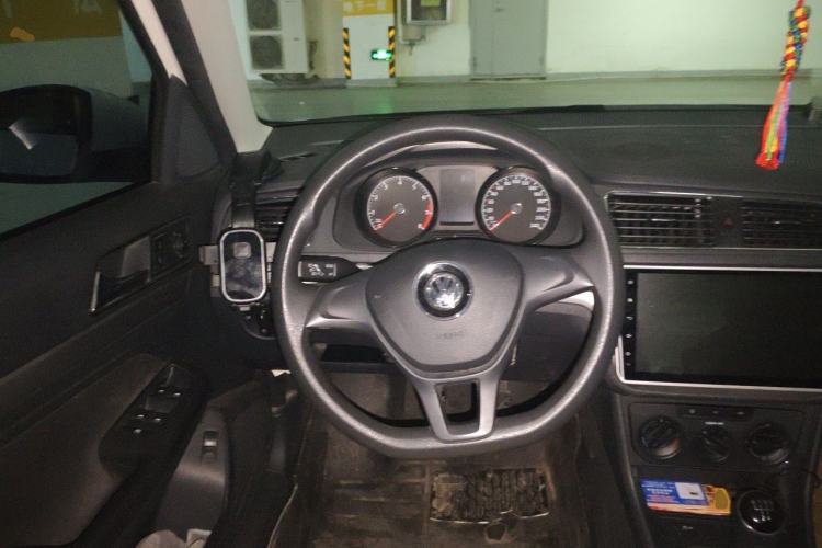 Used Volkswagen Lavida 2015 1.6L Manual Fashion Edition Steering Wheel