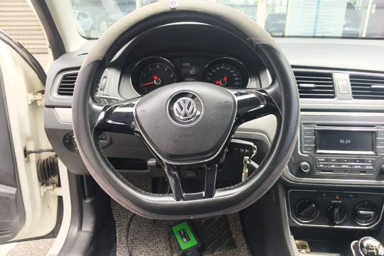 Used Volkswagen Lavida 2015 1.6L Manual Comfort Edition Steering Wheel