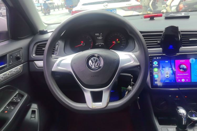 Used Volkswagen Lavida 2015 1.6L Automatic Fashion Edition Steering Wheel