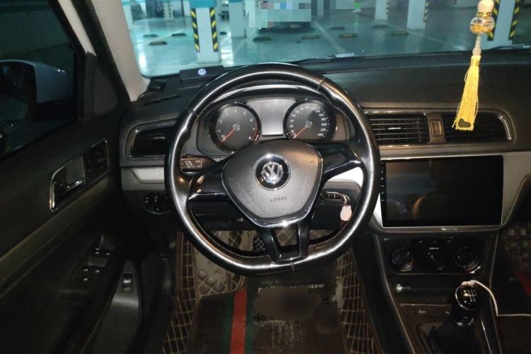 Used Volkswagen Lavida 2015 1.6L Manual Comfort Edition Steering Wheel