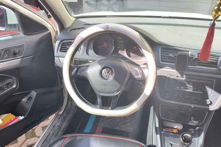 Used Volkswagen Lavida 2015 230TSI Manual Comfort Edition Steering Wheel