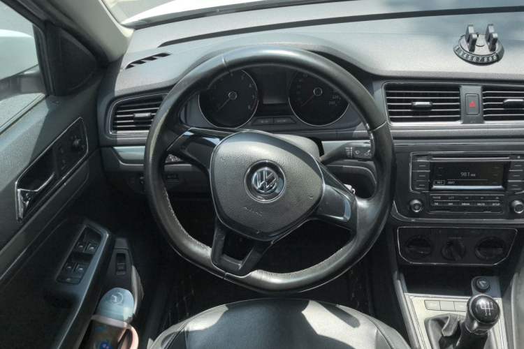 Used Volkswagen Lavida 2015 1.6L Manual Comfort Edition Steering Wheel