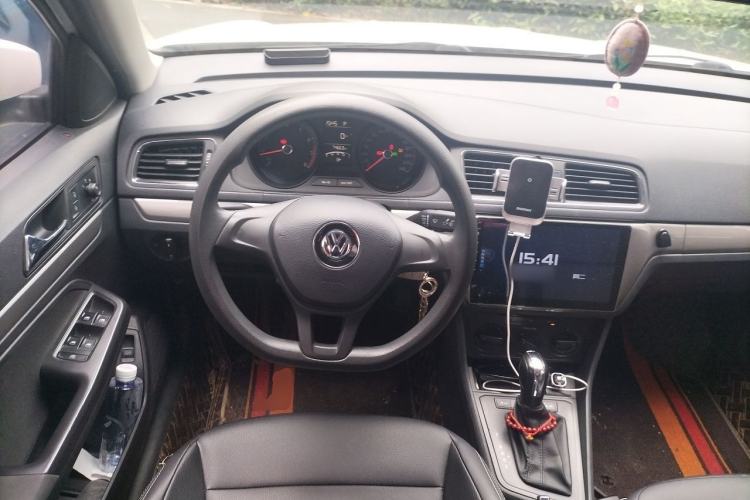 Used Volkswagen Lavida 2015 1.6L Automatic Fashion Edition Steering Wheel