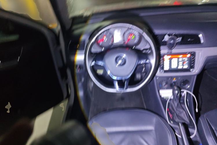 Used Volkswagen Lavida 2015 230TSI DSG Comfort Edition Steering Wheel