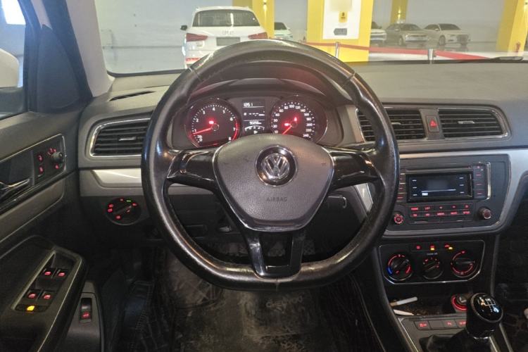 Used Volkswagen Lavida 2015 1.6L Manual Comfort Edition Steering Wheel