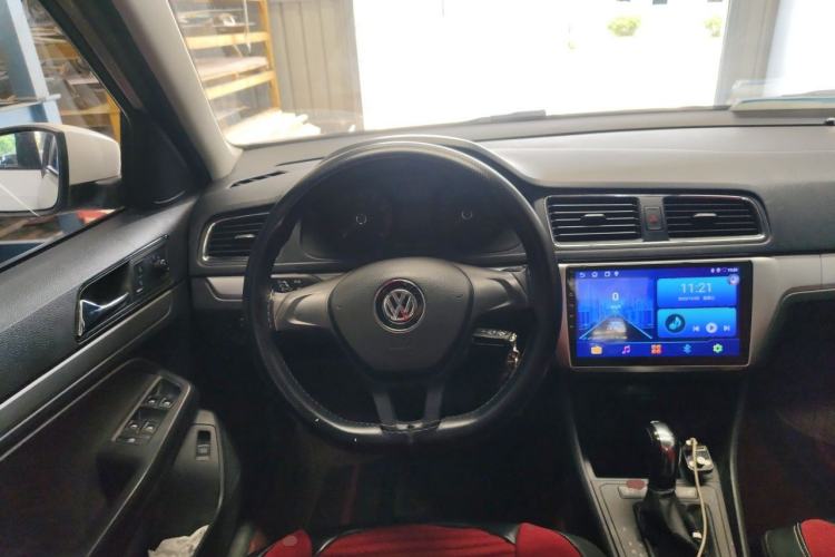Used Volkswagen Lavida 2015 1.6L Automatic Fashion Edition Steering Wheel