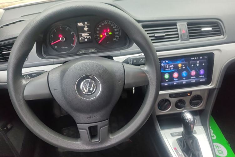 Used Volkswagen Lavida 2015 1.6L Automatic Fashion Edition Steering Wheel