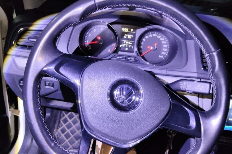 Used Volkswagen Lavida 2015 1.6L Automatic Comfort Edition Steering Wheel