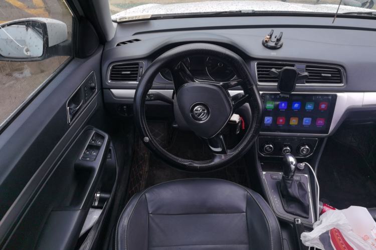 Used Volkswagen Lavida 2015 1.6L Automatic Comfort Edition Steering Wheel