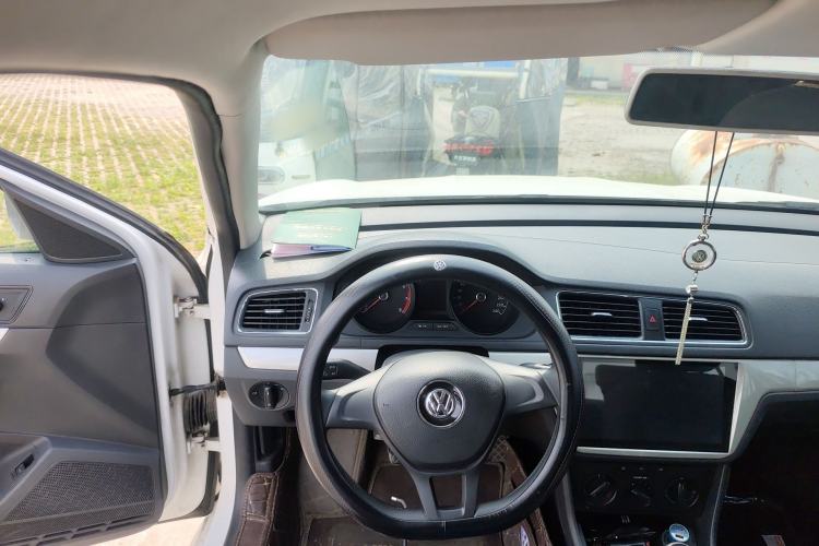 Used Volkswagen Lavida 2015 1.6L Manual Fashion Edition Steering Wheel