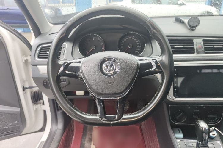 Used Volkswagen Lavida 2015 1.6L Automatic Comfort Edition Steering Wheel