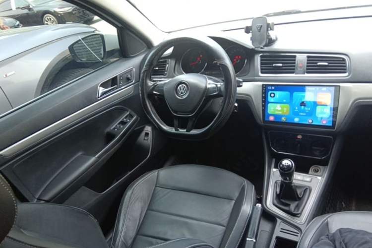 Used Volkswagen Lavida 2015 1.6L Manual Comfort Edition Steering Wheel