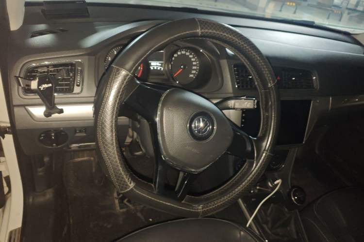 Used Volkswagen Lavida 2015 1.6L Manual Comfort Edition Steering Wheel