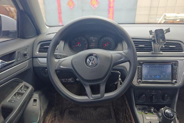 Used Volkswagen Lavida 2015 1.6L Manual Fashion Edition Steering Wheel