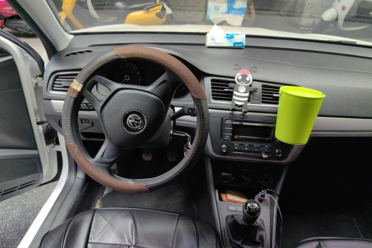 Used Volkswagen Lavida 2015 1.6L Manual Fashion Edition Steering Wheel