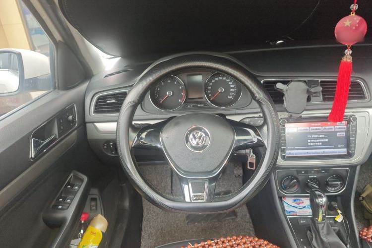 Used Volkswagen Lavida 2015 1.6L Automatic Comfort Edition Steering Wheel