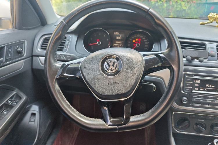 Used Volkswagen Lavida 2015 1.6L Manual Comfort Edition Steering Wheel