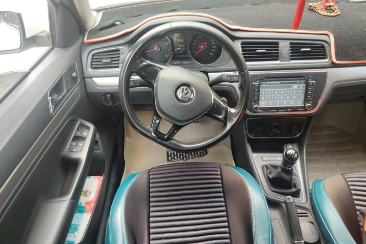 Used Volkswagen Lavida 2015 1.6L Manual Comfort Edition Steering Wheel
