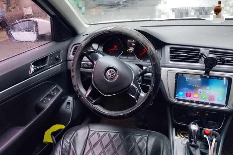 Used Volkswagen Lavida 2015 1.6L Automatic Comfort Edition Steering Wheel