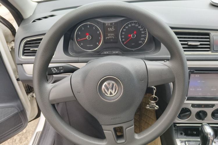 Used Volkswagen Lavida 2015 1.6L Automatic Comfort Edition Steering Wheel