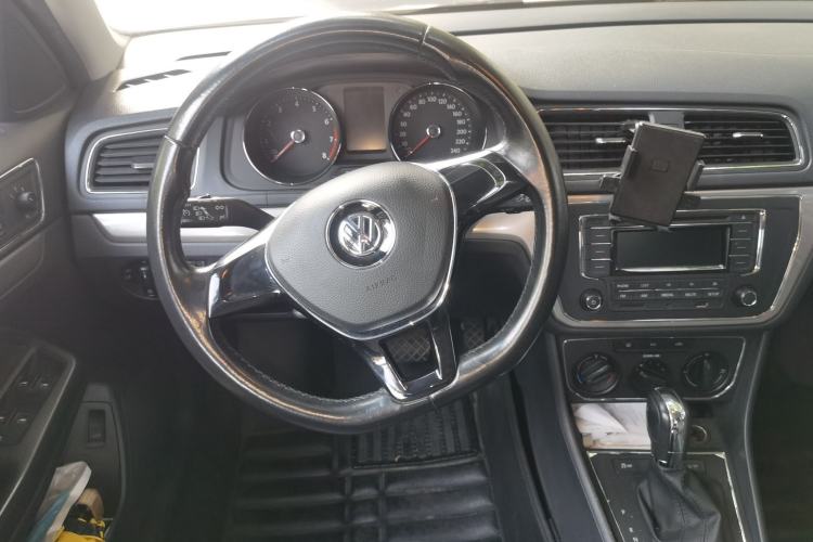 Used Volkswagen Lavida 2015 1.6L Automatic Comfort Edition Steering Wheel