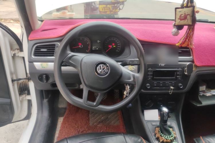 Used Volkswagen Lavida 2015 1.6L Automatic Fashion Edition Steering Wheel