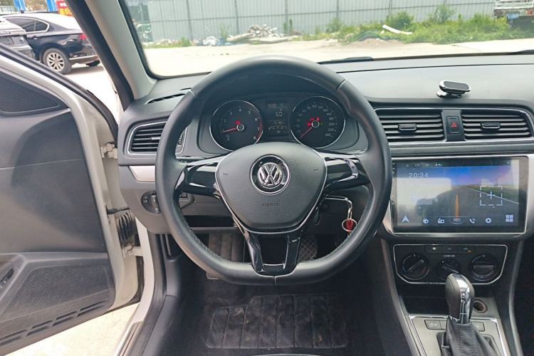 Used Volkswagen Lavida 2015 1.6L Automatic Comfort Edition Steering Wheel