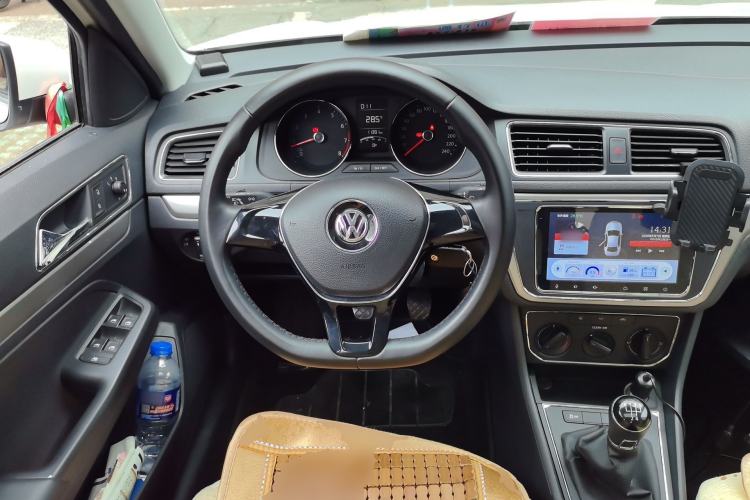 Used Volkswagen Lavida 2015 1.6L Manual Comfort Edition Steering Wheel