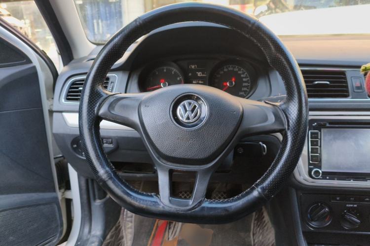 Used Volkswagen Lavida 2015 1.6L Manual Fashion Edition Steering Wheel