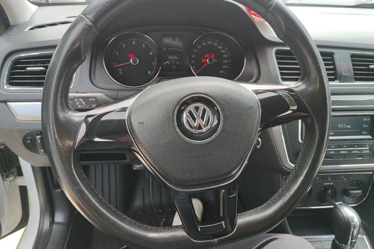 Used Volkswagen Lavida 2015 1.6L Automatic Comfort Edition Steering Wheel