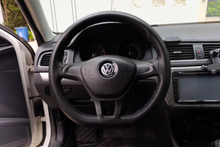Used Volkswagen Lavida 2015 1.6L Manual Fashion Edition Steering Wheel