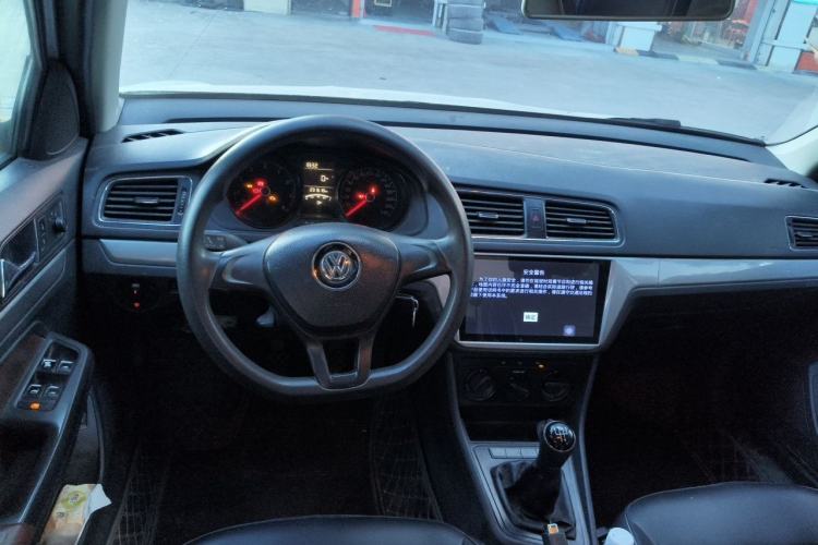 Used Volkswagen Lavida 2015 1.6L Manual Fashion Edition Steering Wheel