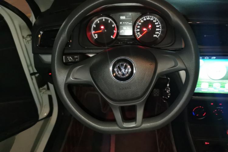 Used Volkswagen Lavida 2015 1.6L Manual Fashion Edition Steering Wheel