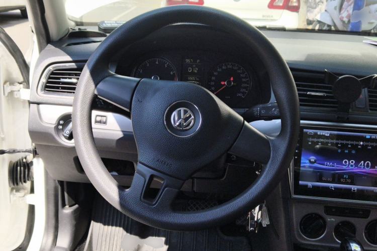 Used Volkswagen Lavida 2015 1.6L Automatic Fashion Edition Steering Wheel
