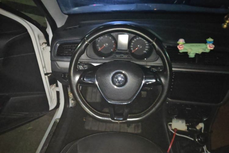 Used Volkswagen Lavida 2015 1.6L Manual Comfort Edition Steering Wheel