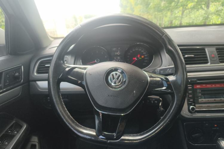 Used Volkswagen Lavida 2015 1.6L Automatic Comfort Edition Steering Wheel