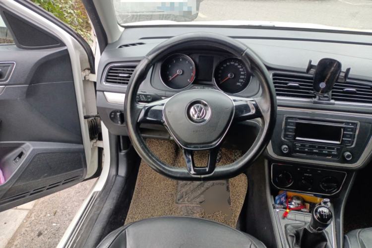 Used Volkswagen Lavida 2015 1.6L Manual Comfort Edition Steering Wheel