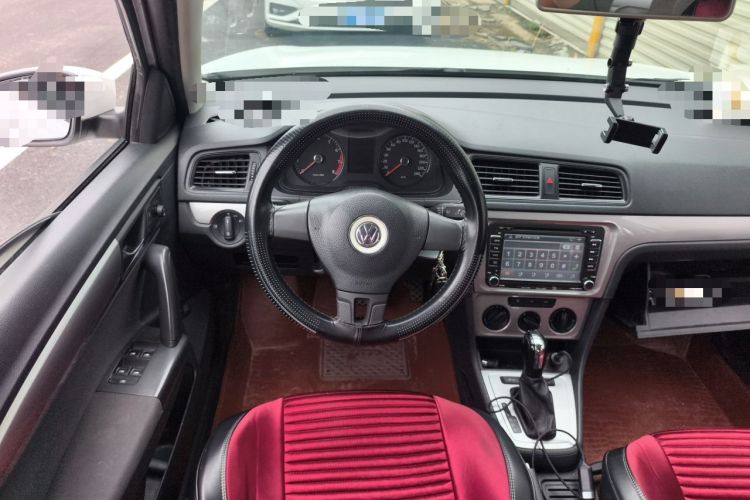 Used Volkswagen Lavida 2015 1.6L Automatic Fashion Edition Steering Wheel