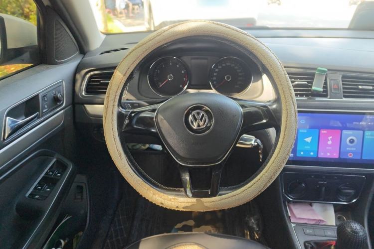 Used Volkswagen Lavida 2015 1.6L Manual Comfort Edition Steering Wheel