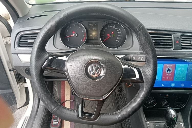 Used Volkswagen Lavida 2015 1.6L Automatic Comfort Edition Steering Wheel