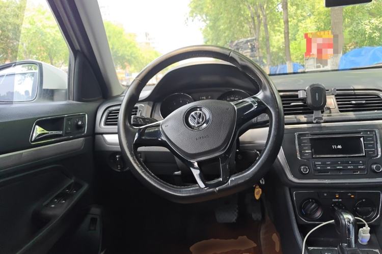 Used Volkswagen Lavida 2015 1.6L Automatic Comfort Edition Steering Wheel