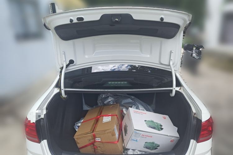 Used Volkswagen Lavida 2015 1.6L Manual Comfort Edition Trunk