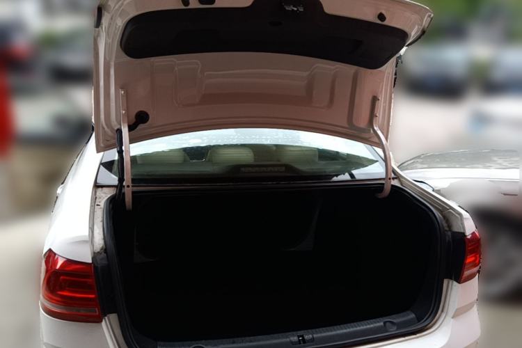 Used Volkswagen Lavida 2015 230TSI DSG Comfort Edition Trunk
