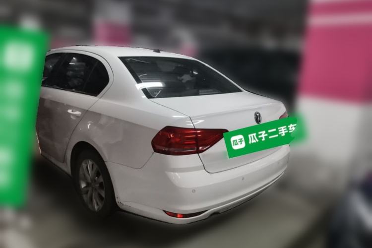 Used Volkswagen Lavida 2015 1.6L Automatic Comfort Edition Trunk